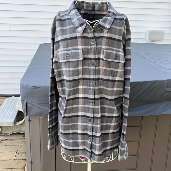 Patagonia fjord flannel shirt, women size large, new with tags - Picture 1 of 6